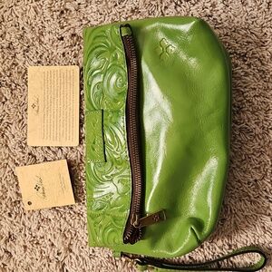 NEW PATRICIA NASH: VALERIE FOLIAGE GREEN GLAZED LEATHER FOLDING WRISTLET